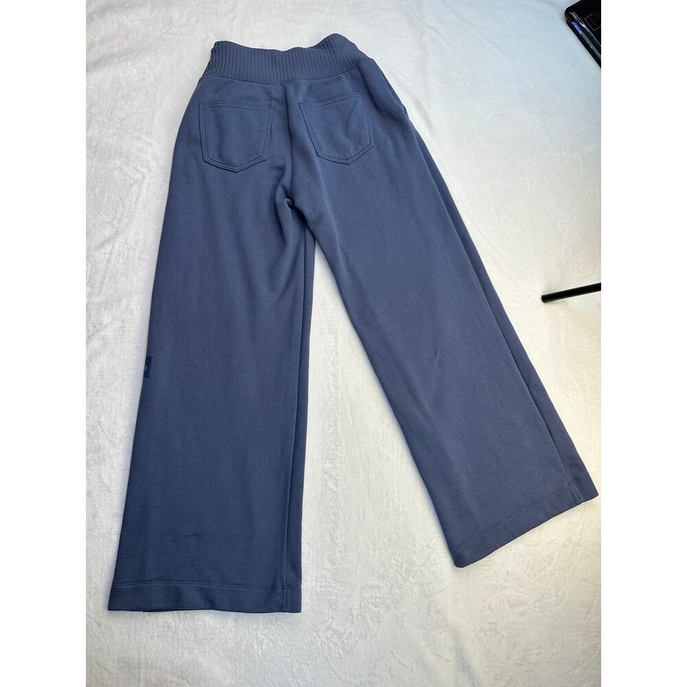 Alo Yoga Serenity Wide Leg Sweatpant Bluestone Size Small EUC Sweatpants - Picture 11 of 16